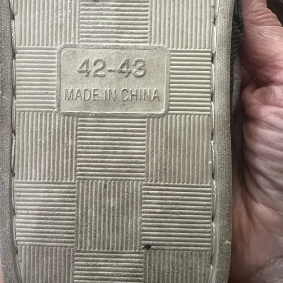 Slippers- corduroy/fuzzy soft material - Picture 3 of 3